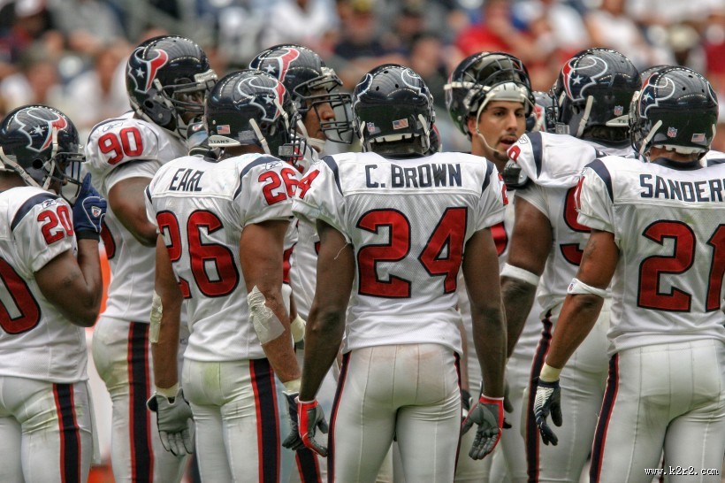 激烈的橄榄球比赛图片