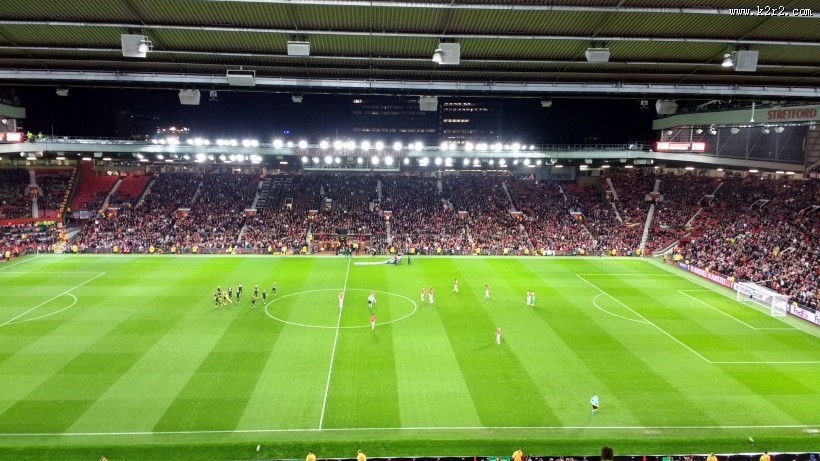 铺设绿色草皮的体育场图片大全