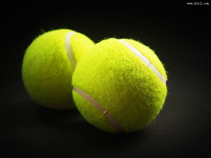 弹性极好的网球图片