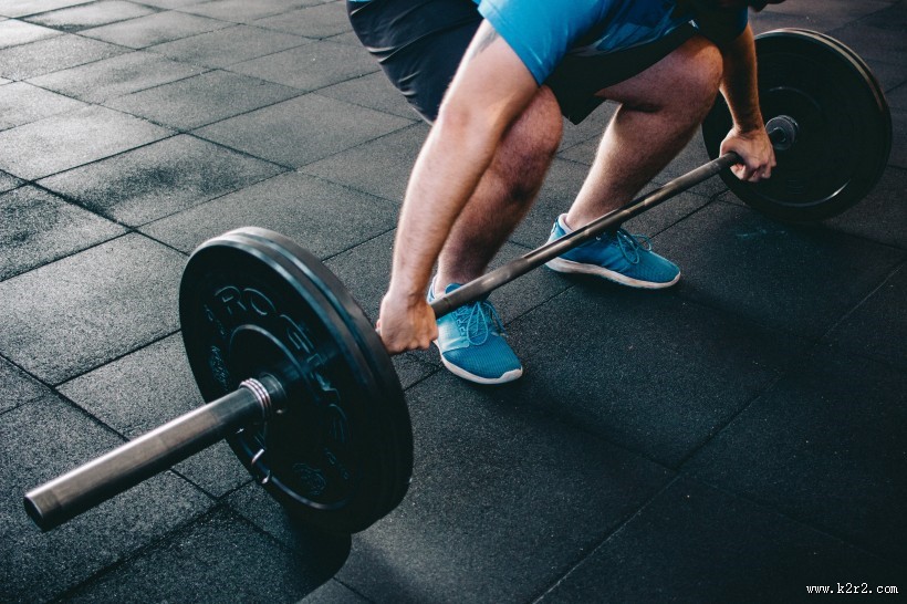 沉重的杠铃图片