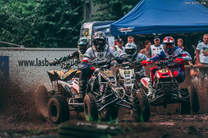 四轮摩托越野赛车比赛图片