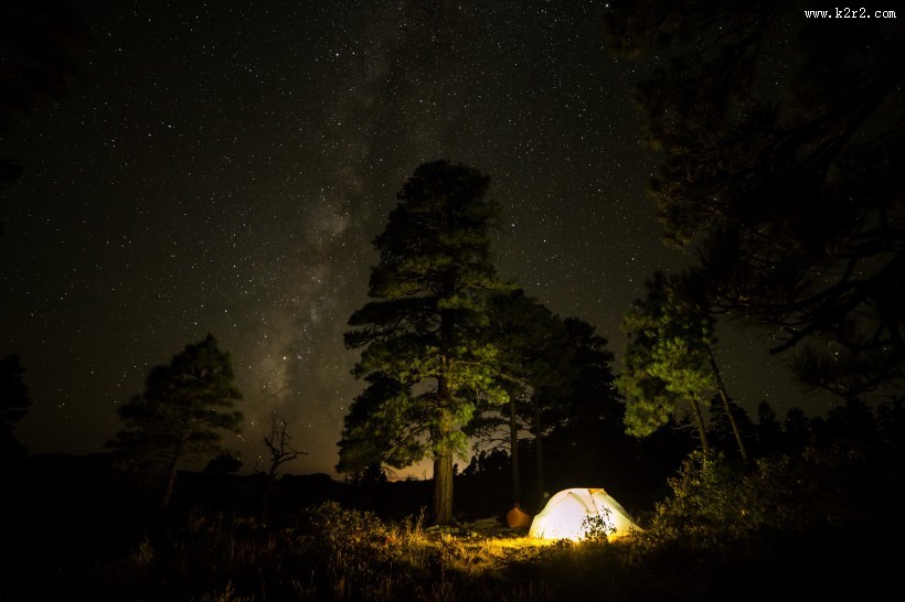 星空下的户外帐篷图片