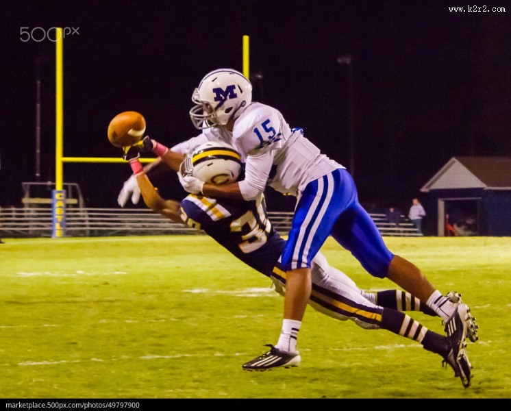 激烈的橄榄球比赛图片大全