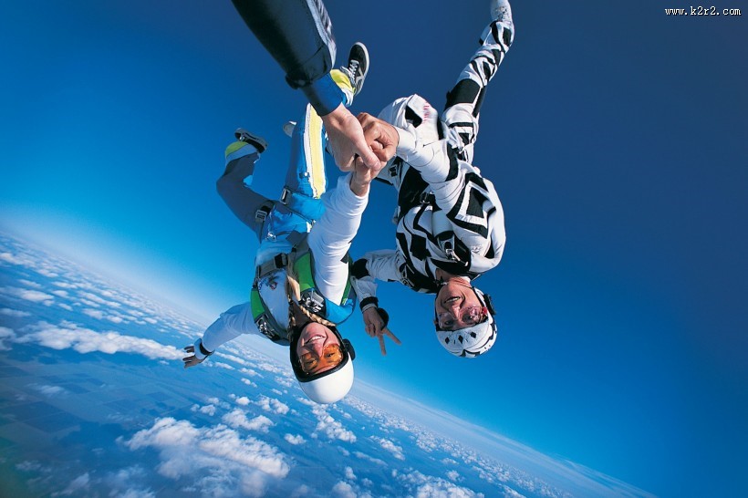 高空跳伞图片