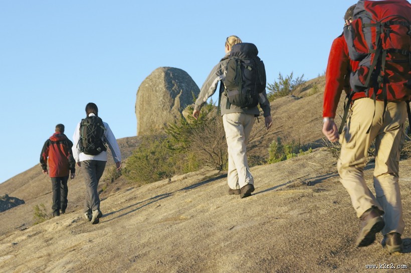 休闲爬山图片
