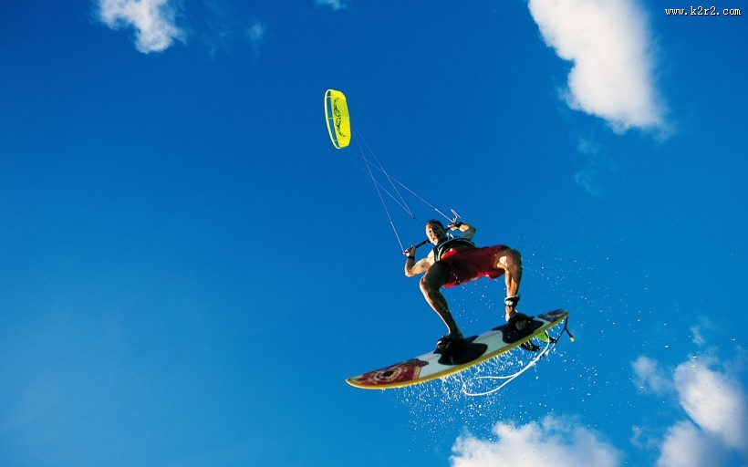 高空跳伞极限运动图片