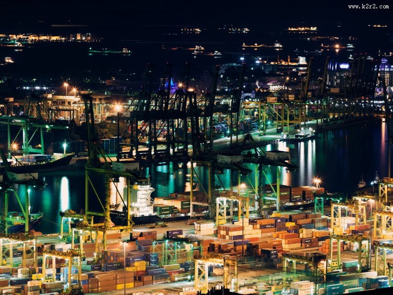 摆放整齐的集装箱图片