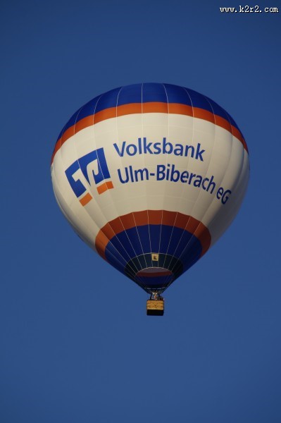 高空中的热气球图片