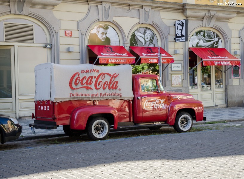 可口可乐运输车图片