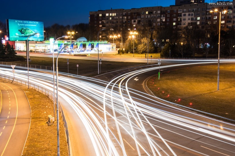 川流不息的车辆图片