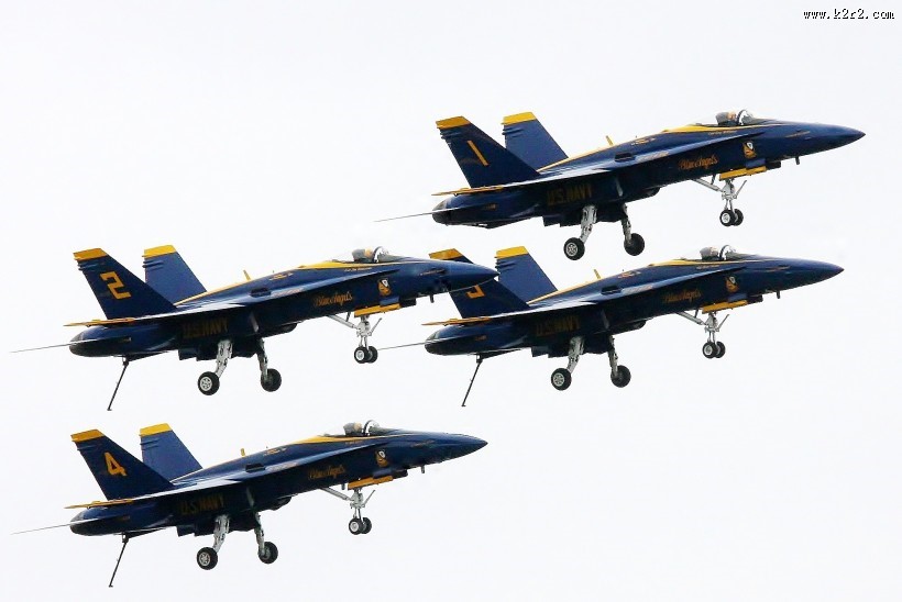 飞机飞行表演图片