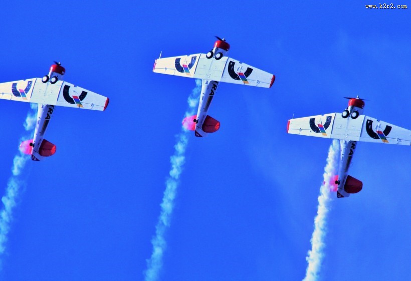 飞机飞行表演图片