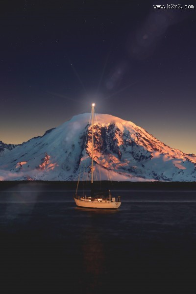 行驶的帆船图片大全