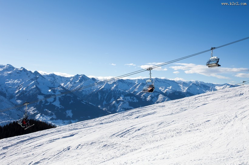 悬在空中的缆车图片