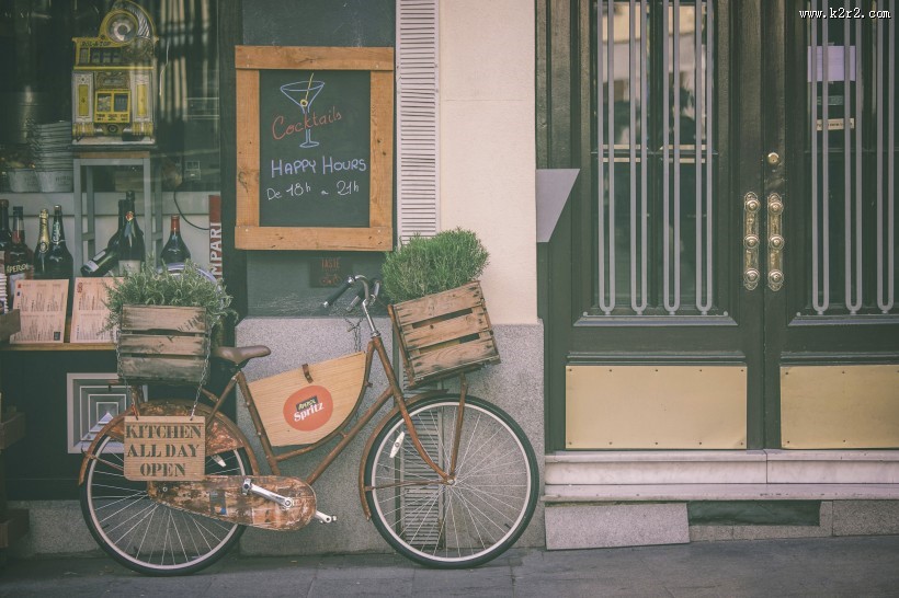 停放在路边的单车图片大全