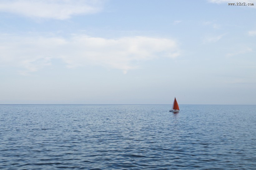 借风行驶的帆船图片