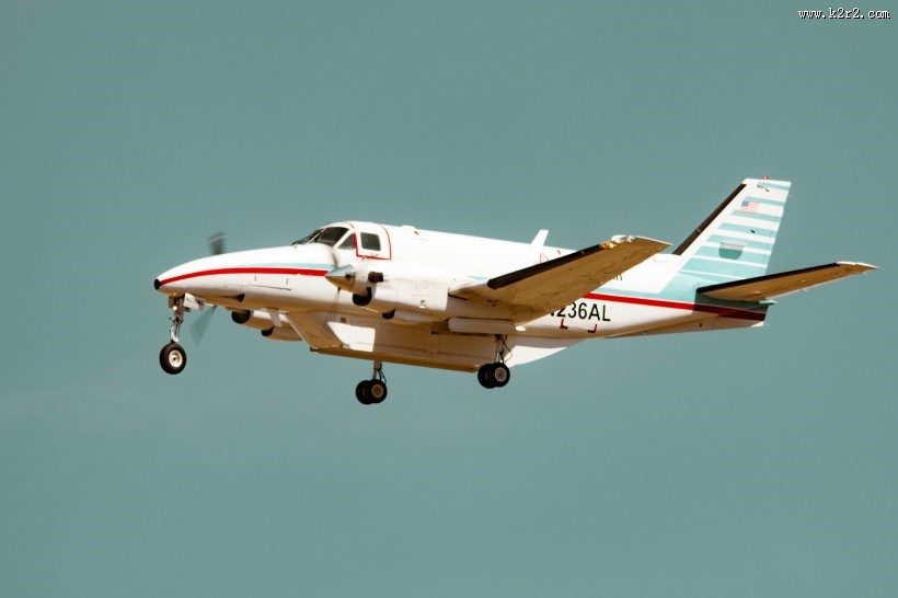 空中的飞机图片