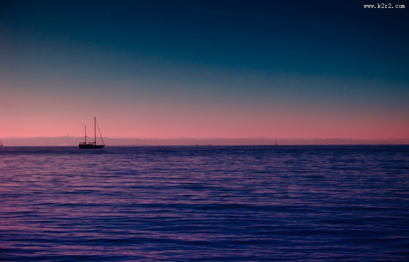 海中的帆船图片