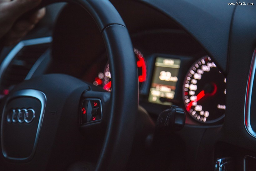 汽车仪表盘图片