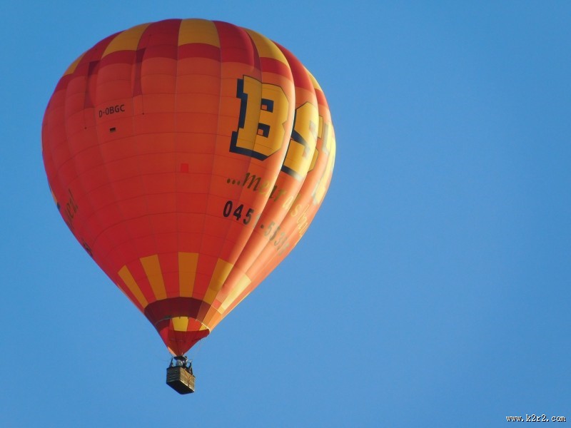 各种颜色的热气球图片