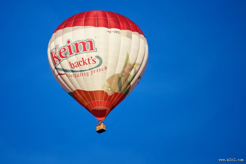 各种颜色的热气球图片