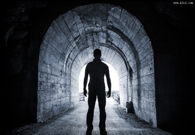 长长的洞口和隧道图片