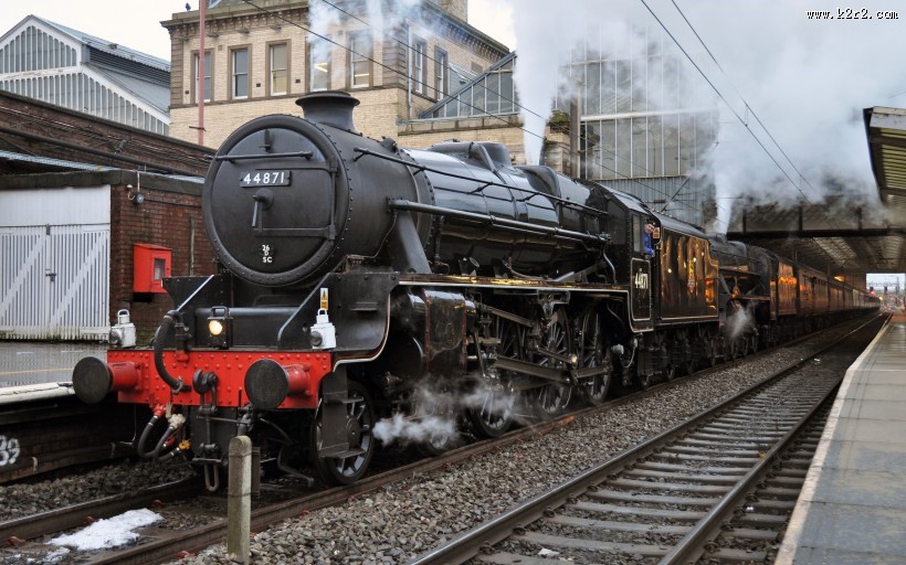 高速行驶的火车、动车、高铁图片