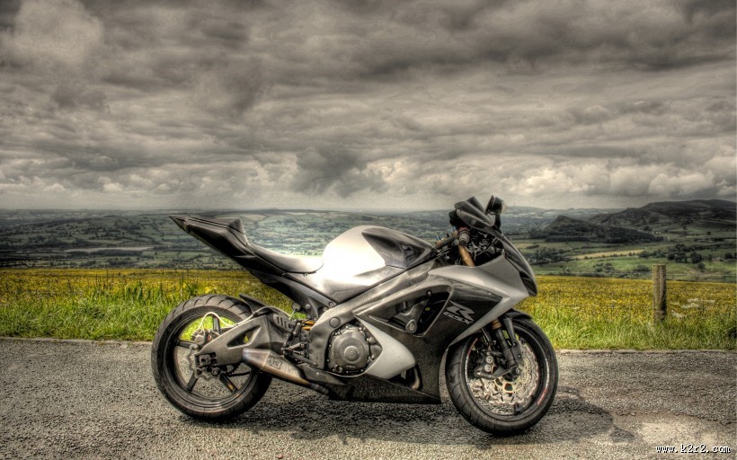 铃木经典摩托车图片