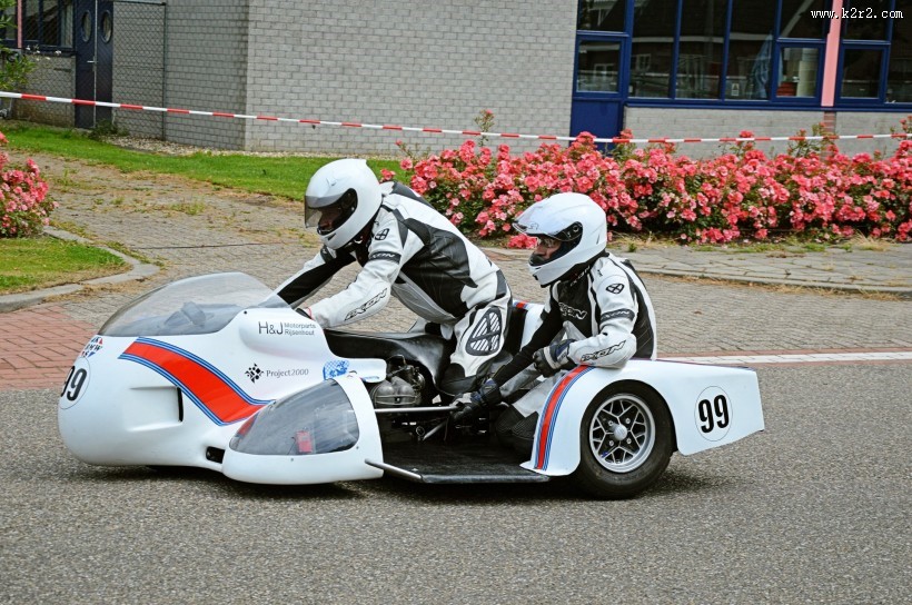 侧三轮摩托车赛车图片