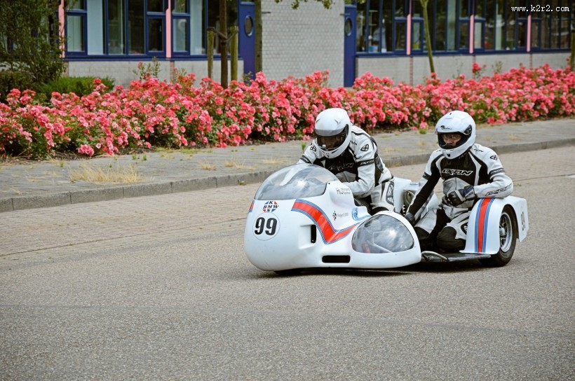 侧三轮摩托车赛车图片