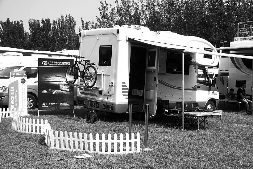 高端时尚房车图片