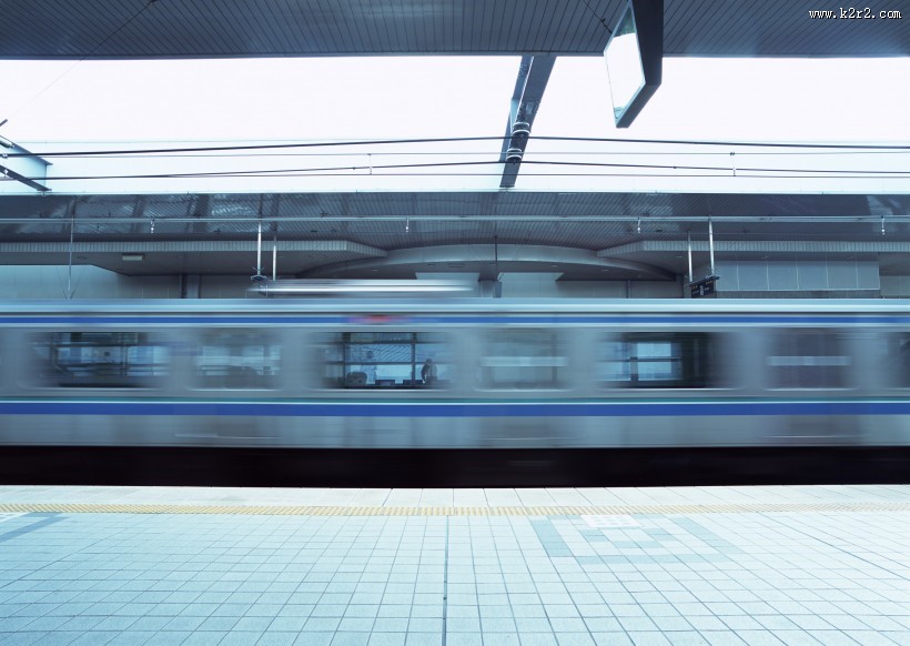 飞速的地铁图片
