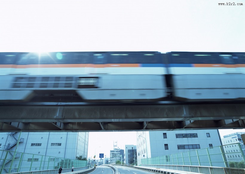 飞速的地铁图片