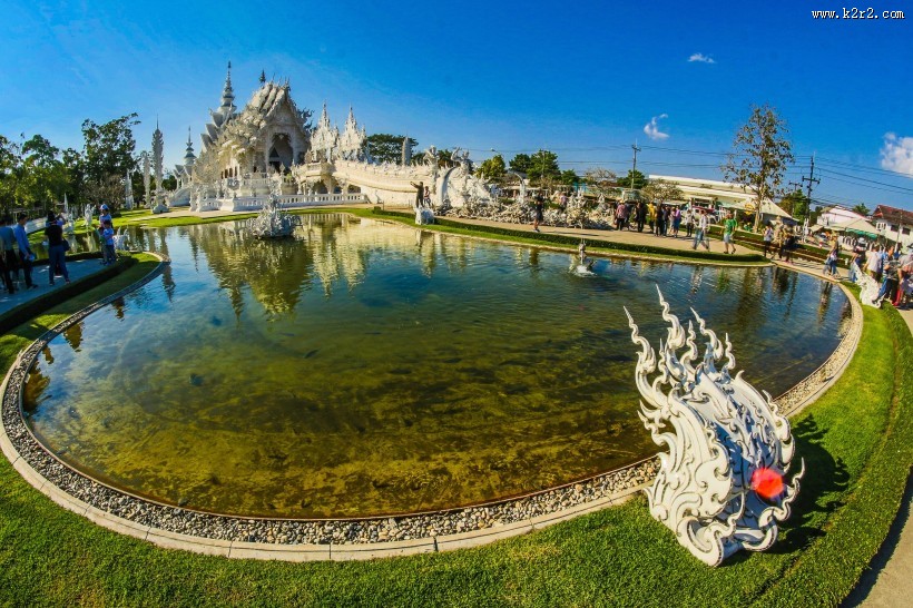 雕刻精美的佛教建筑图片