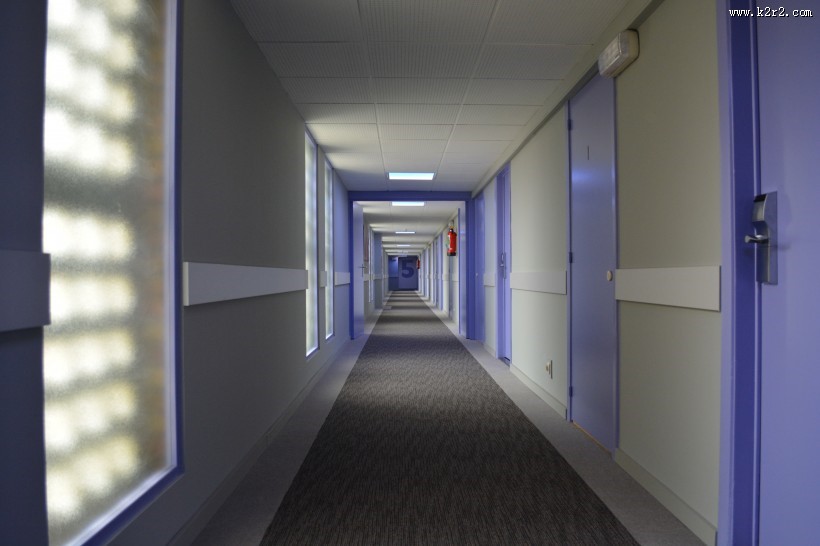 干净整洁的走廊图片