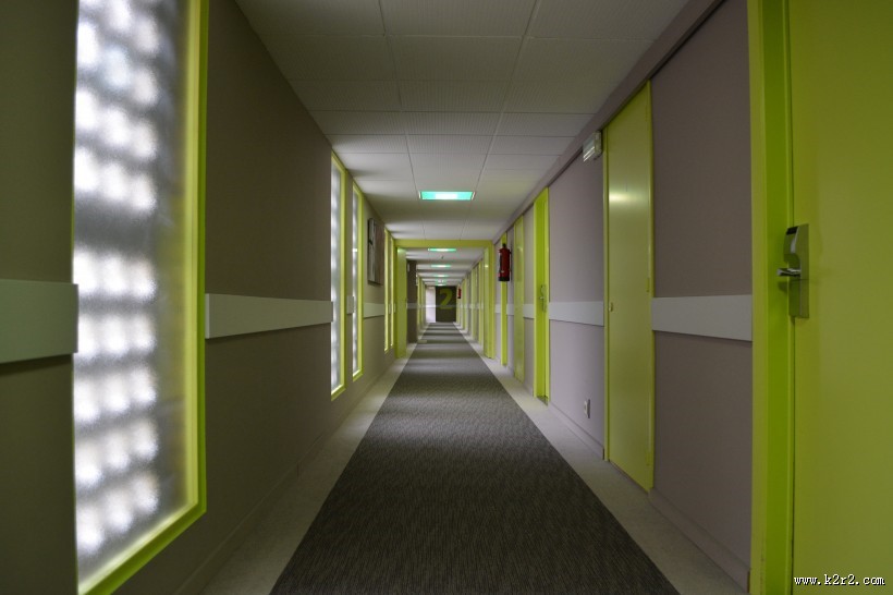 干净整洁的走廊图片