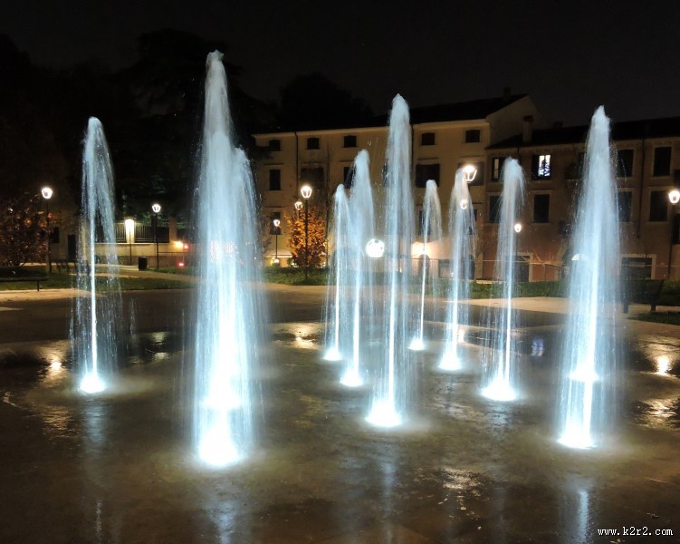 美妙的音乐喷泉图片