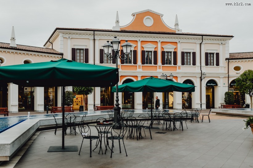 欧式建筑的街角图片