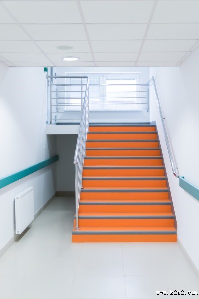 整洁的楼梯图片