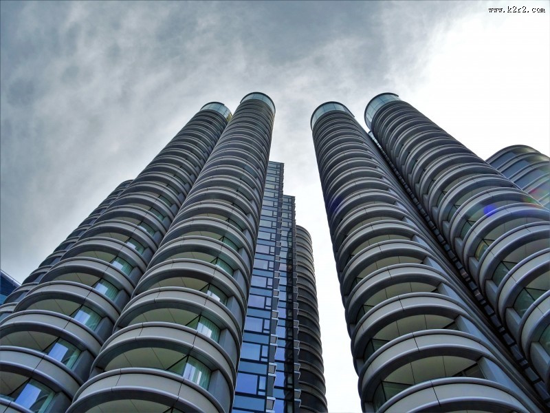 高大耸立的写字楼图片