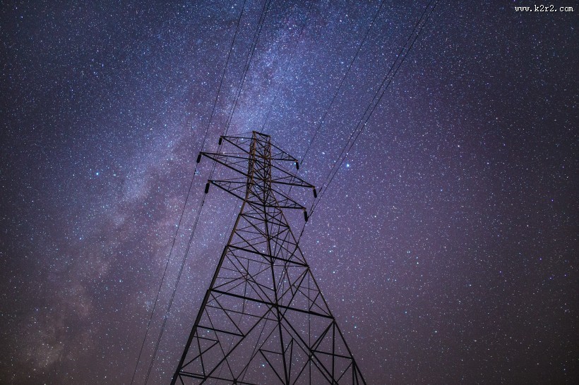 高大的高压线图片