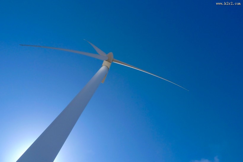 利用风力发电的风车图片