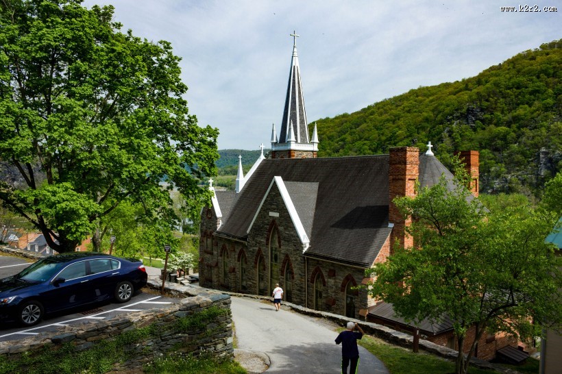 神秘肃静的教堂图片