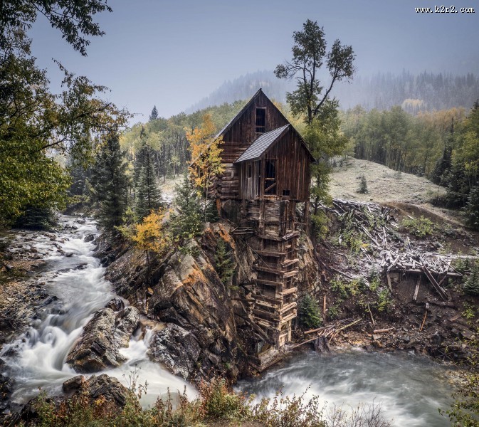 独特的木头屋图片