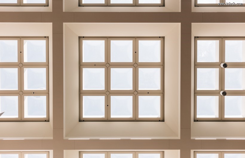 紧闭的窗户图片