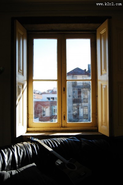 紧闭的窗户图片