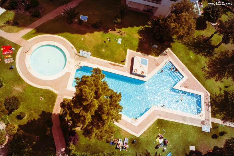 户外露天游泳池图片