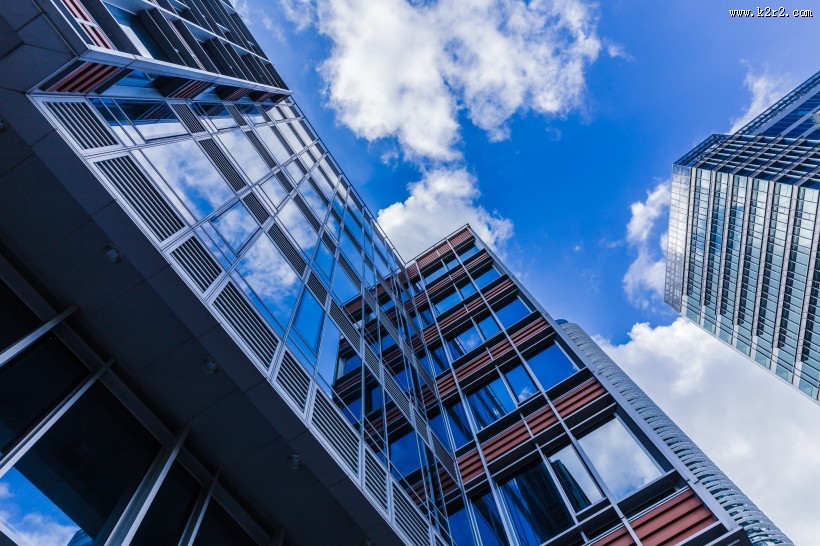 整齐的格子状写字楼图片