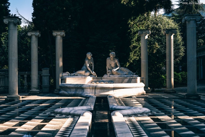 欧美风格的人形雕像图片