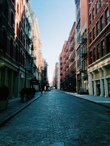 方块砖铺成的地面图片